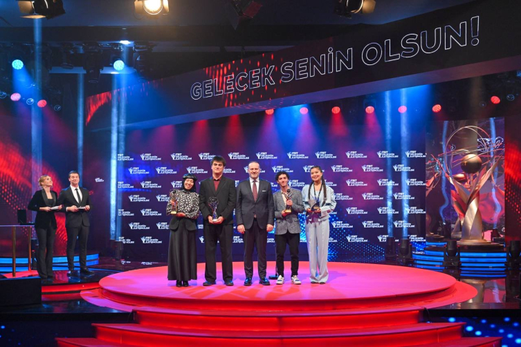 TRT Geleceğin İletişimcileri Yarışması'nda ödüller sahiplerini buldu